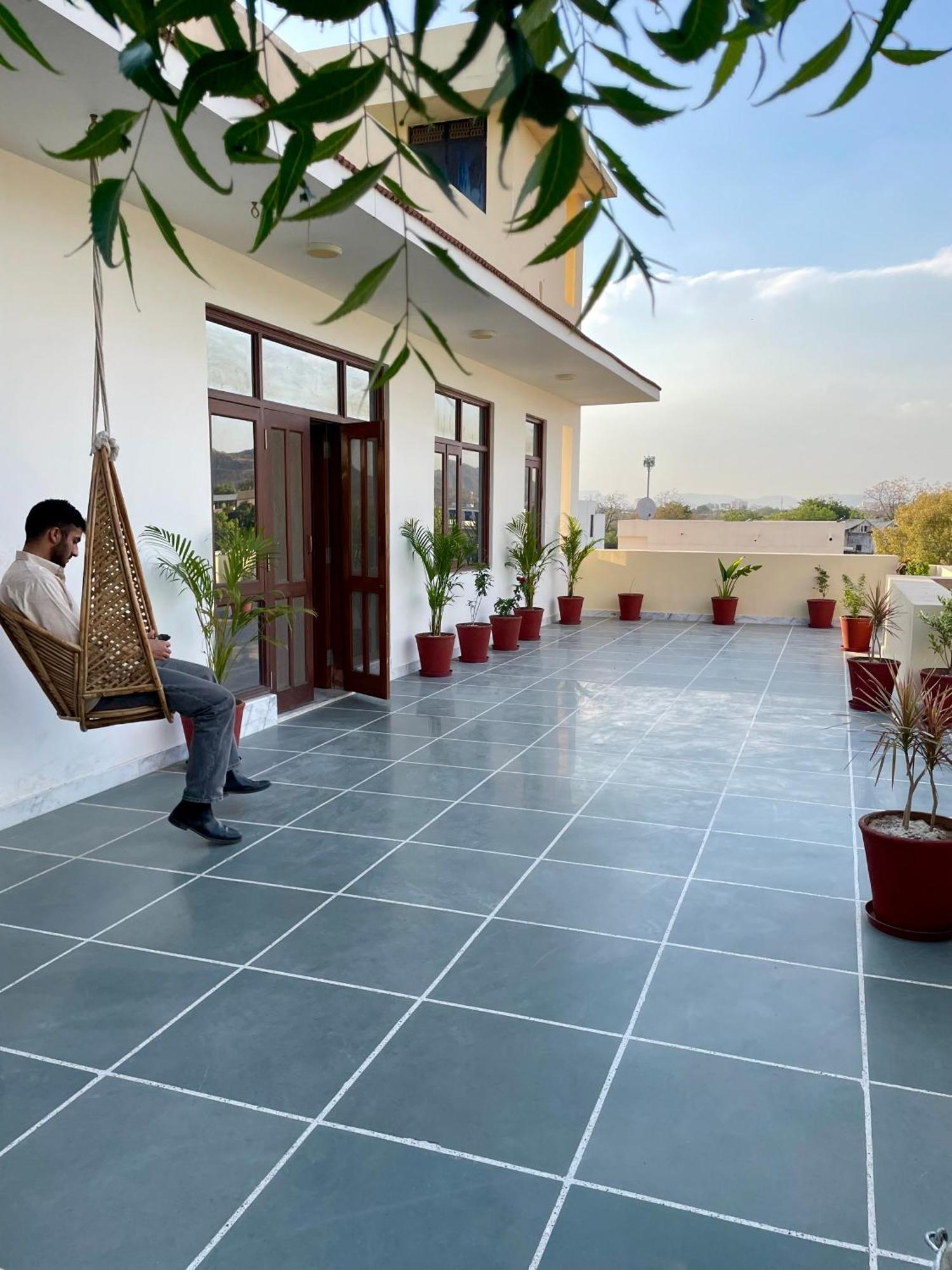 Karni Nivvas - Luxury Redefined Villa Udaipur Luaran gambar