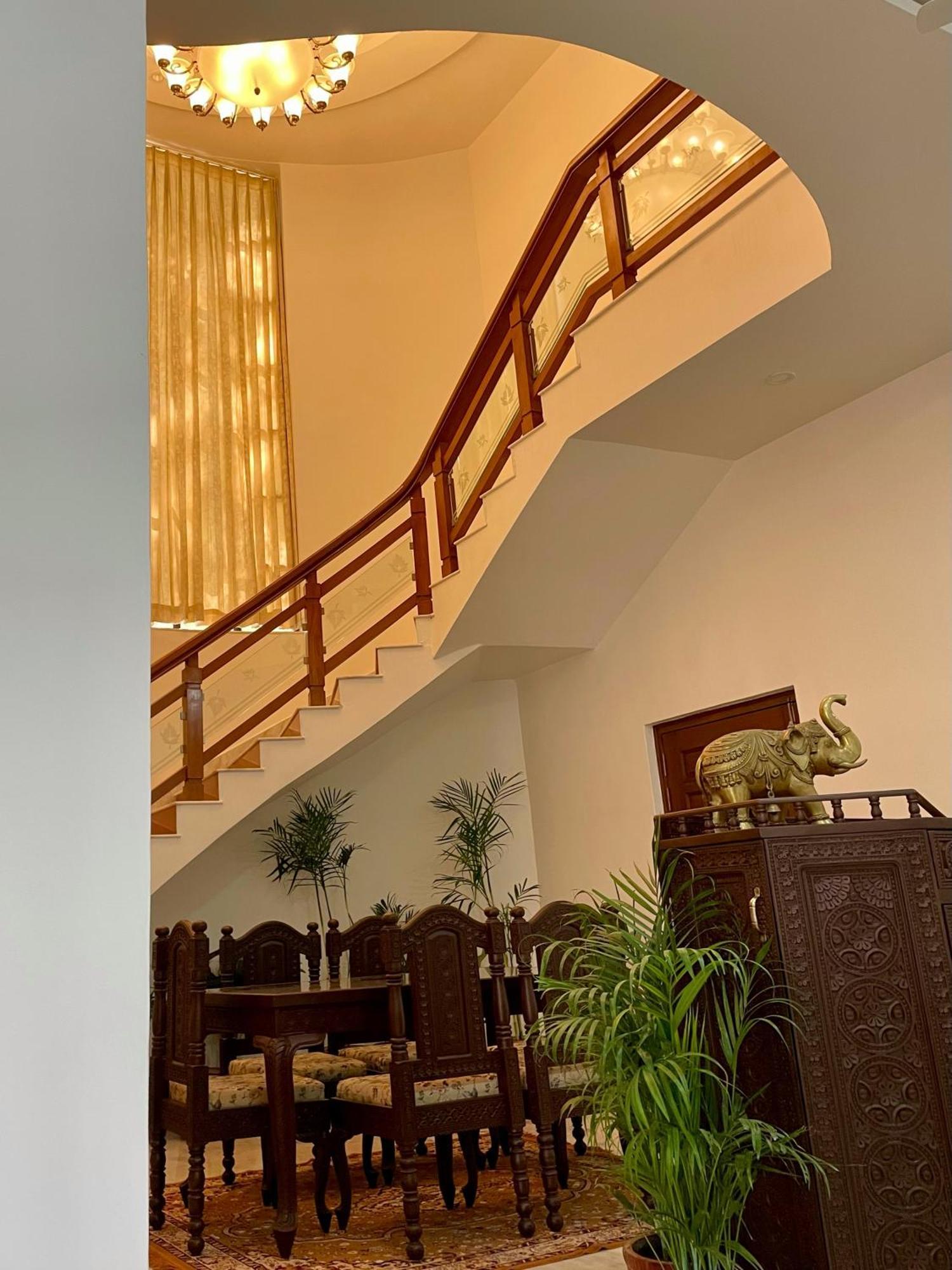 Karni Nivvas - Luxury Redefined Villa Udaipur Luaran gambar