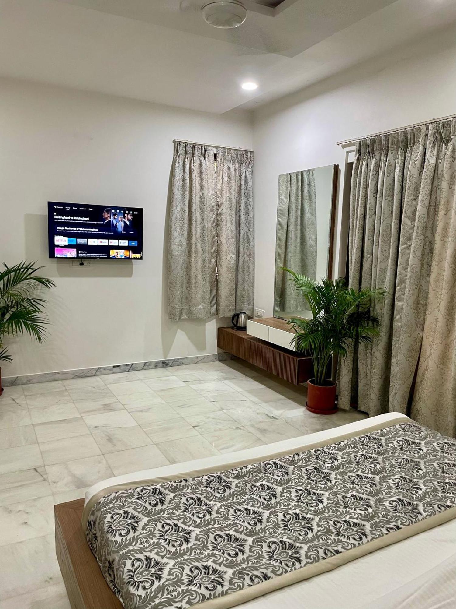Karni Nivvas - Luxury Redefined Villa Udaipur Luaran gambar